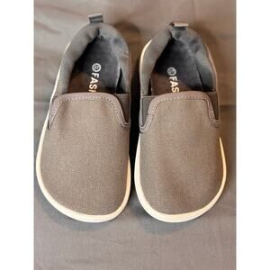 Zero Drop Dark Grey US size 9 Toddler Slipon Shoes New In Package